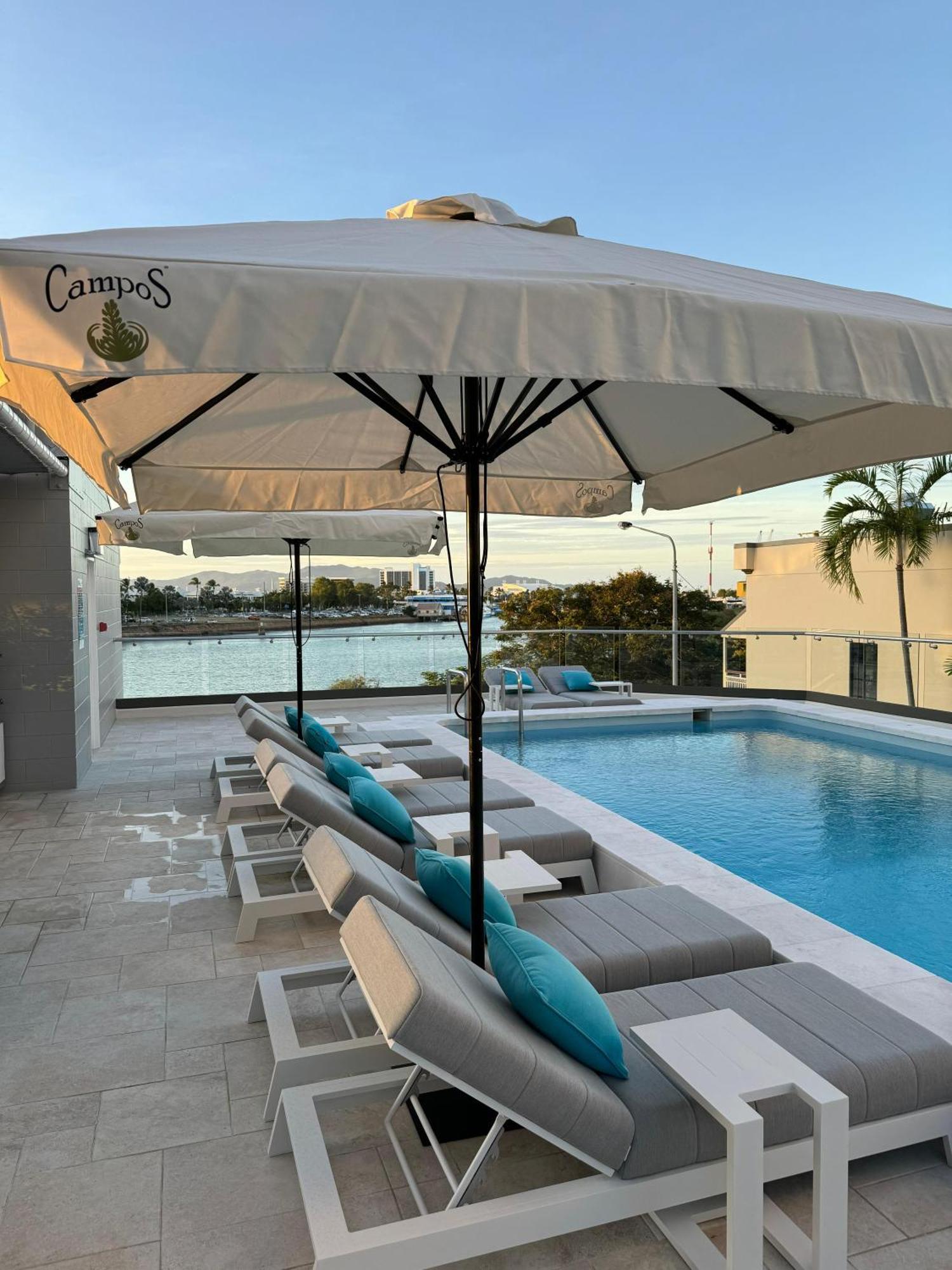 Belmoral Corporate Suites (Adults Only) Townsville Exterior foto